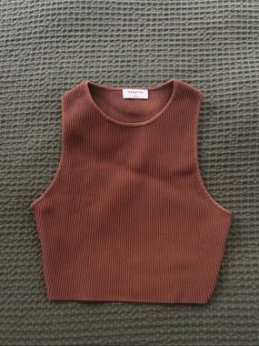 Babaton Ribbed Cropped Tank Top in Rust Brown
